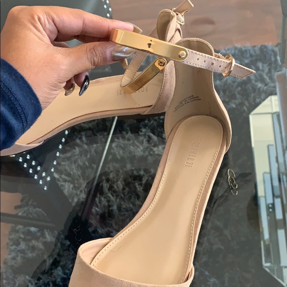 Shoes - Picture 2 of 4